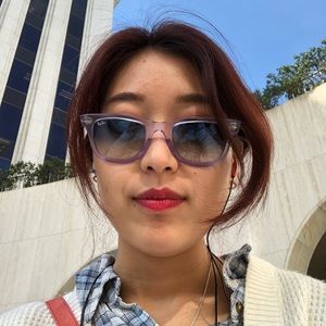 Meet your Posher, Isabel